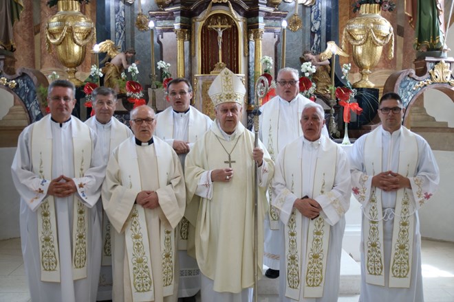 Biskup Mrzljak u Bednji predvodio misno slavlje u zajedništvu sa svećenicima rodom iz Župe Bednja
